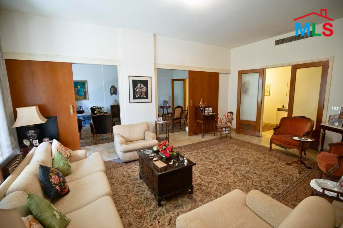 4-Bedroom Apartment For Sale in Achrafieh, Carré D'or