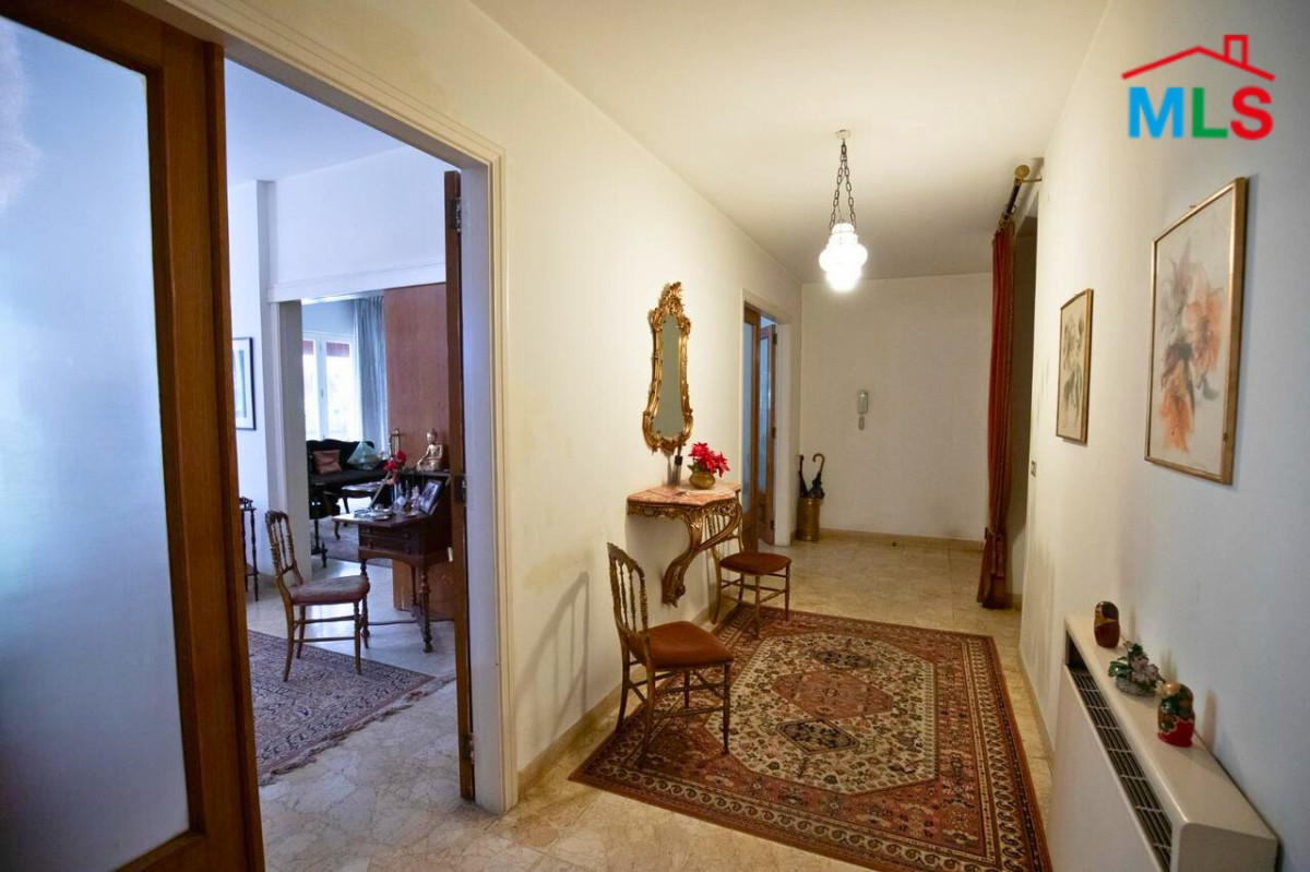 4-Bedroom Apartment For Sale in Achrafieh, Carré D'or