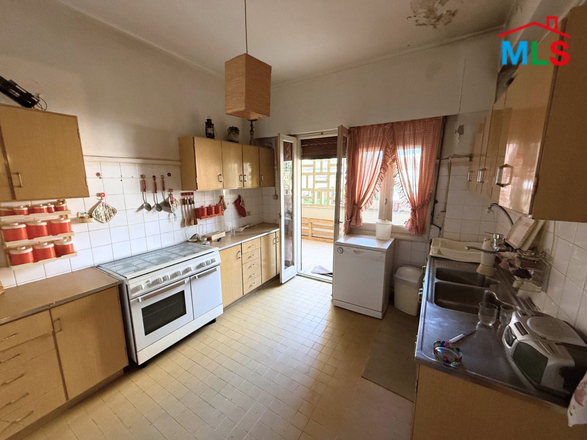 4-Bedroom Apartment For Sale in Achrafieh, Carré D'or