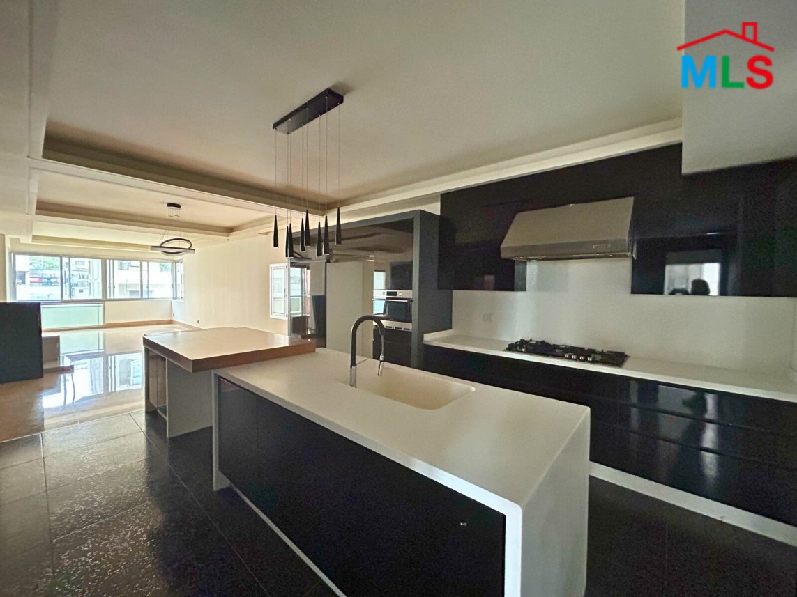 Renovated 3-Bedroom Apartment For Sale in Tallet Al Khayat, Ras Beirut