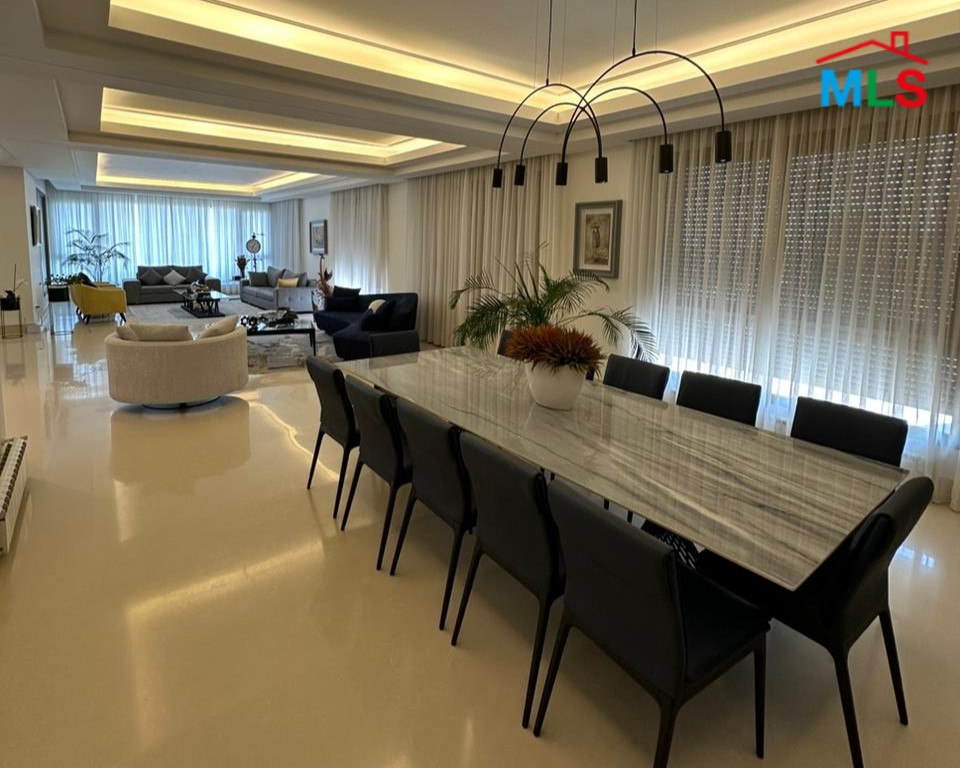 4-Bedroom Unfurnished Apartment with Panoramic Sea View For Sale in Pasteur