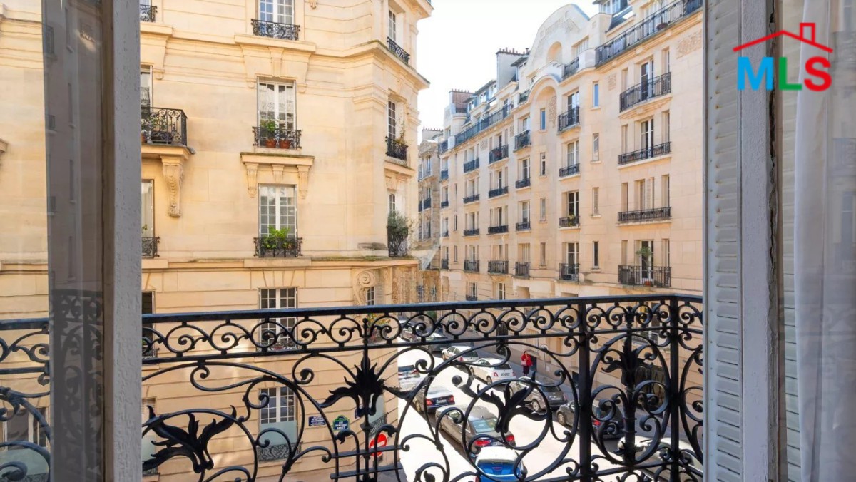 SPACIOUS APARTMENT FOR SALE l PASSY/TOUR I PARIS 16ème l FRANCE - 143m2