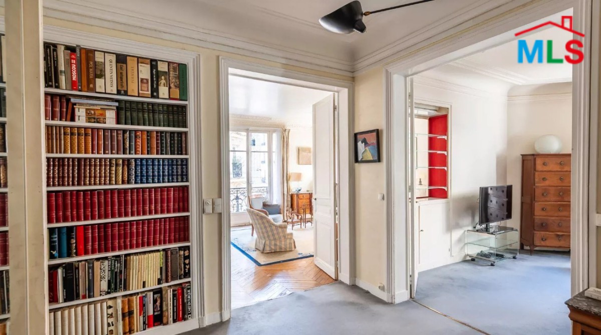 SPACIOUS APARTMENT FOR SALE l PASSY/TOUR I PARIS 16ème l FRANCE - 143m2