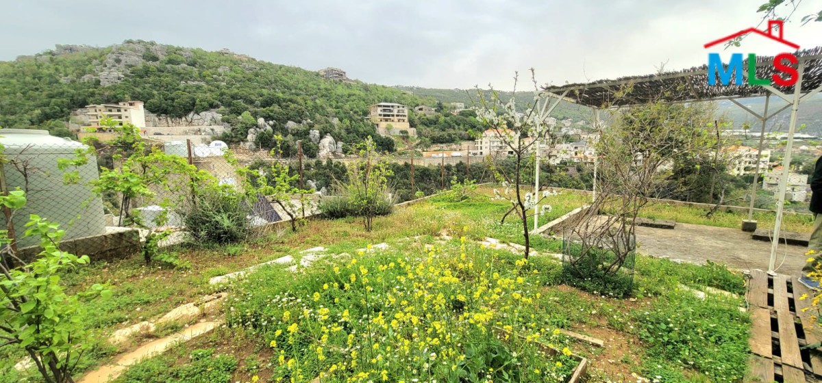 One-of-A Kind Villa With Large Garden For Sale in Daraya, Keserouane