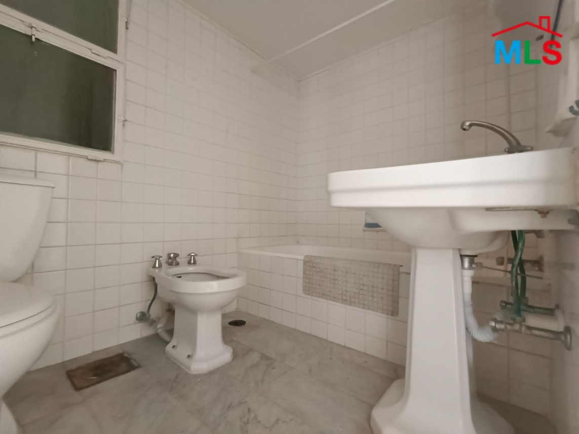 2-Bedroom Apartment For Sale in Achrafieh, Near Sassine