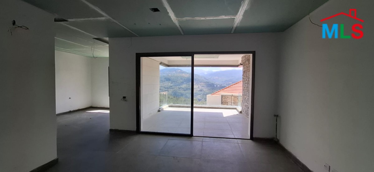 Brand New 3-Bedroom Apartment For Sale in Broumana