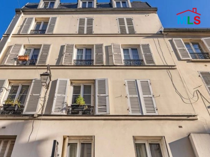 APARTMENT WITH TERRACE FOR SALE l MARCHE DE PASSY l PARIS 16ème l FRANCE - 54m2