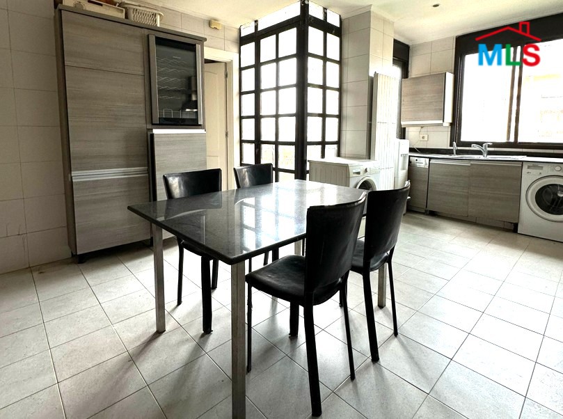 Renovated & Spacious Apartment For Sale in Achrafieh, Carré D'or