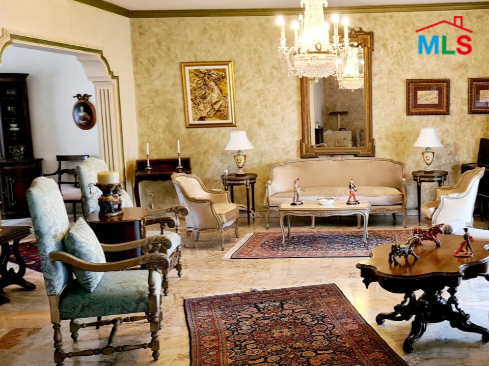 Spacious Apartment For Sale in Achrafieh, Carré D'or