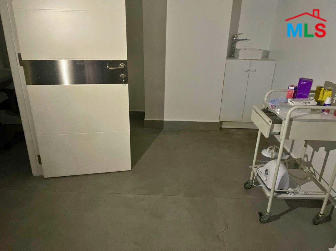 60 SQM Office For Sale in a Business building in Spears, Ras Beirut