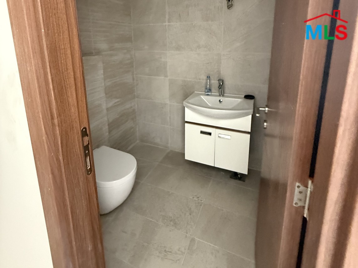 Modern Penthouse with Roof Terrace & Amazing Sea View For Sale in Achrafieh
