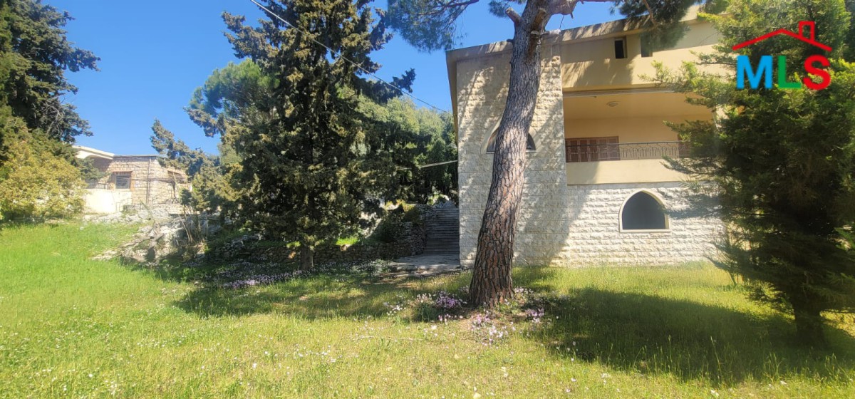 3,000 SQM Land with Traditional House For Sale in Shayle
