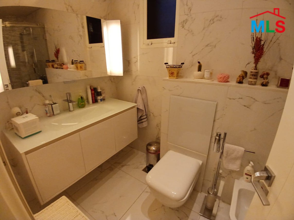 Furnished Decorated Apartment With High-End Finishing For Sale in Mtayleb
