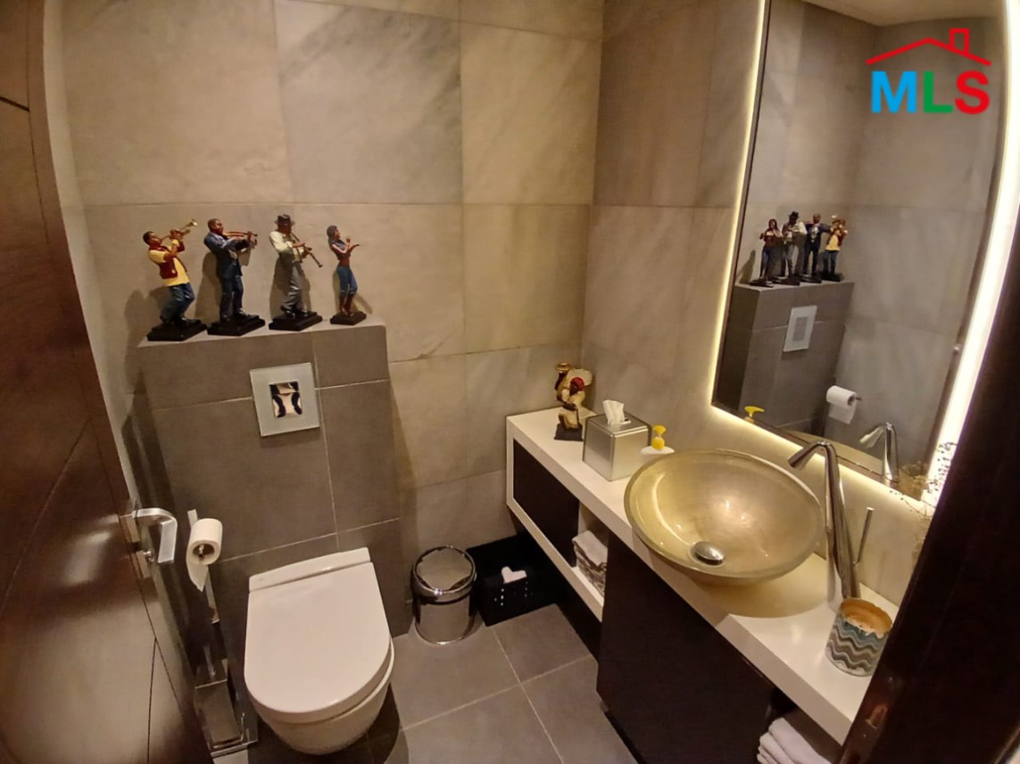Furnished Decorated Apartment With High-End Finishing For Sale in Mtayleb