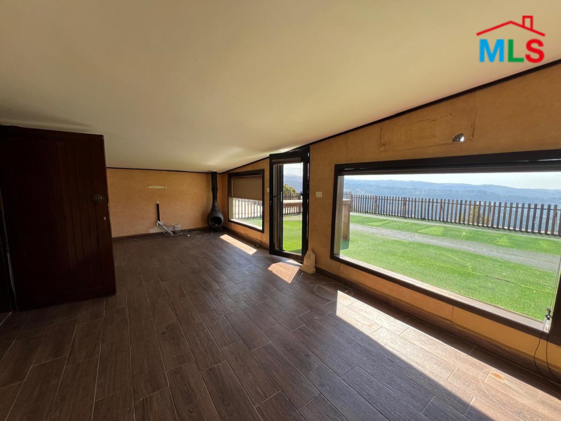 Villa For Sale In A Prime Location in Chalimar, Baabdat