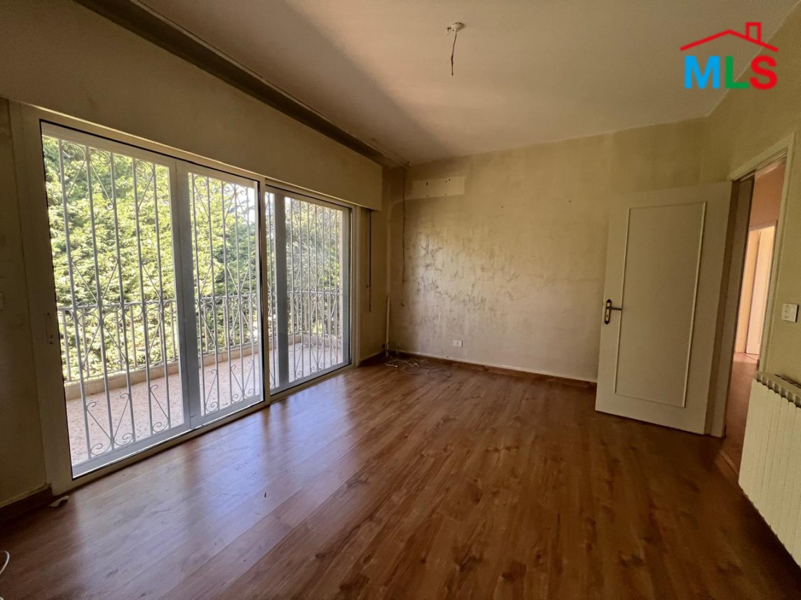 Villa For Sale In A Prime Location in Chalimar, Baabdat