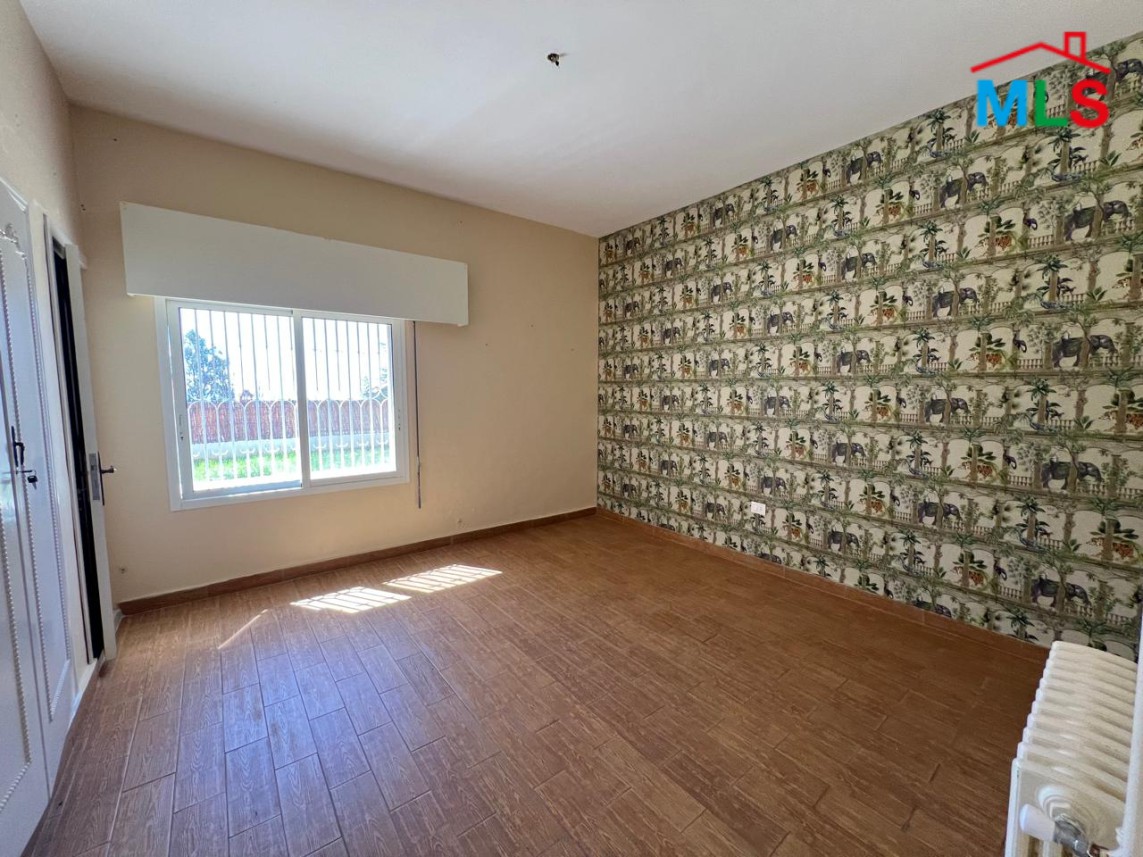 Villa For Sale In A Prime Location in Chalimar, Baabdat
