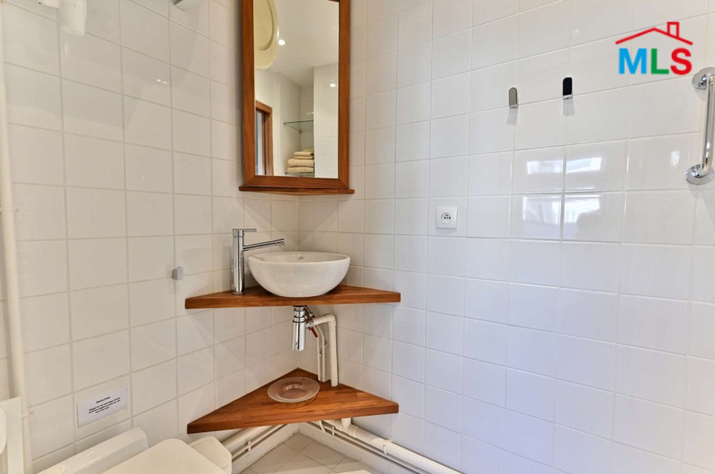 STUDIO FOR SALE l CHAILLOT I PARIS 16ème l FRANCE- 19m2