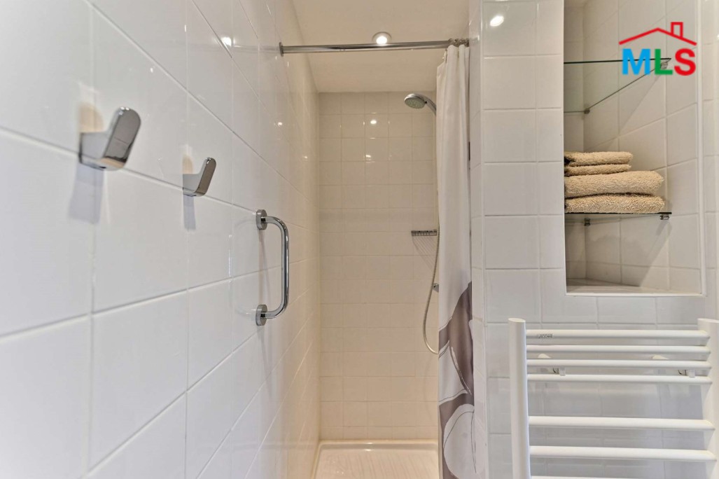 STUDIO FOR SALE l CHAILLOT I PARIS 16ème l FRANCE- 19m2