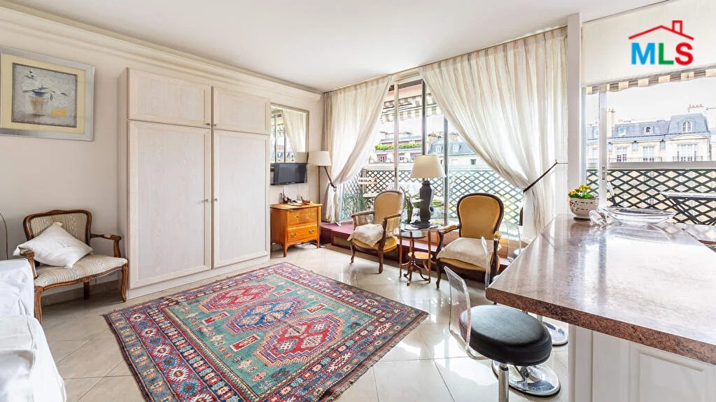 APARTMENT WITH BALCONY FOR SALE l Ave. VICTOR HUGO I PARIS 16ème l FRANCE- 32m2