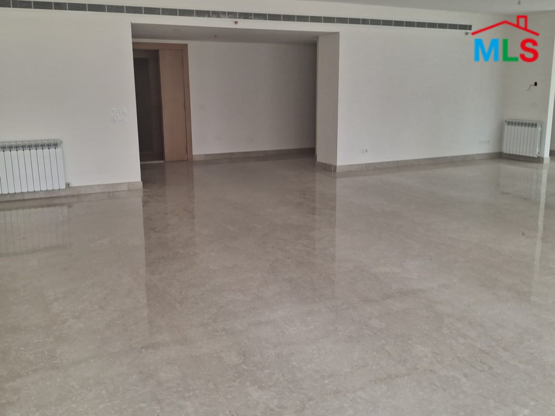 Brand New 500 SQM Apartment For Sale in Ain El Mreisseh