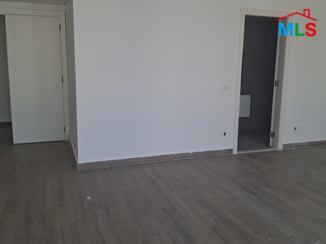 Brand New 500 SQM Apartment For Sale in Ain El Mreisseh