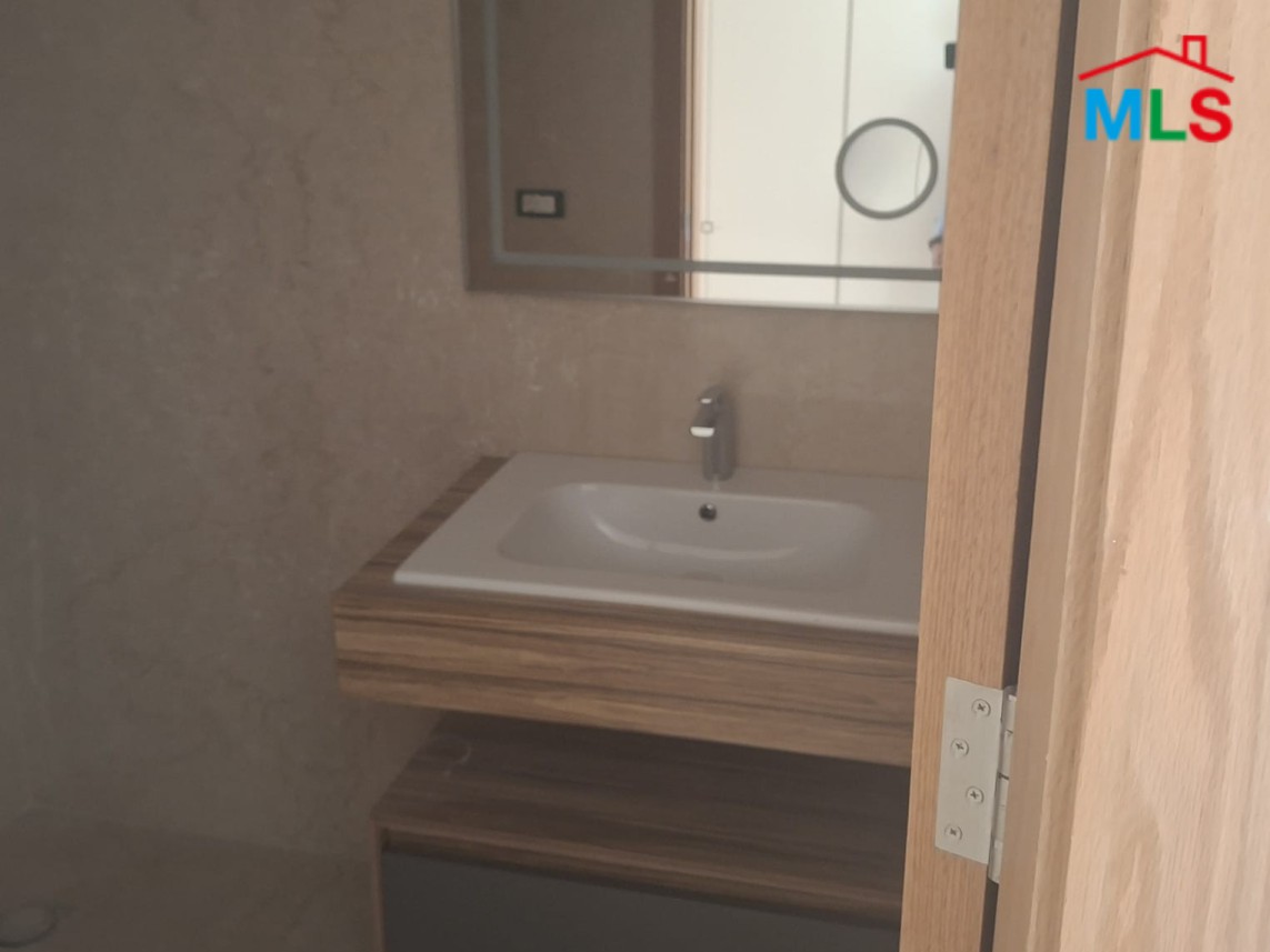 Brand New 500 SQM Apartment For Sale in Ain El Mreisseh