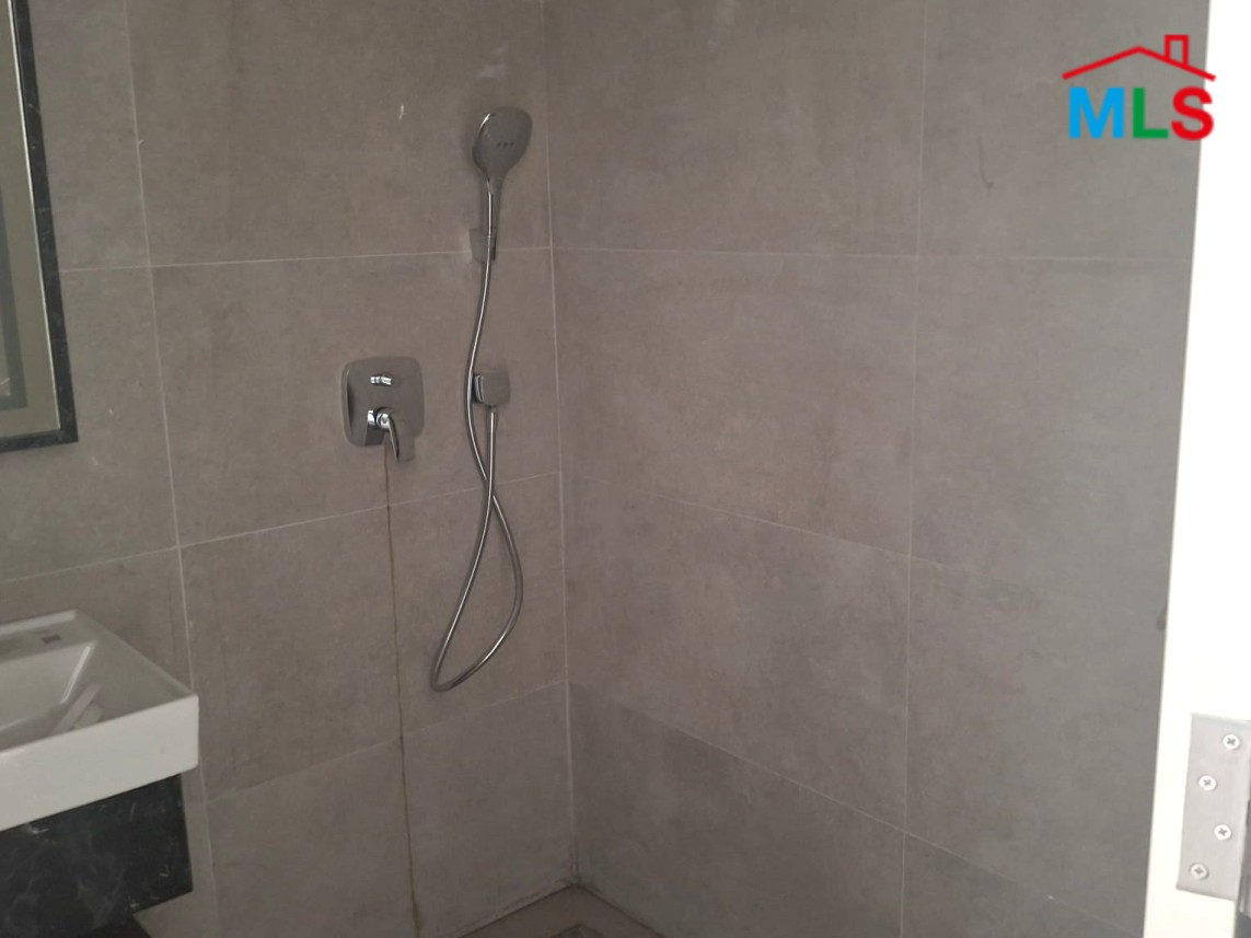 Brand New 500 SQM Apartment For Sale in Ain El Mreisseh