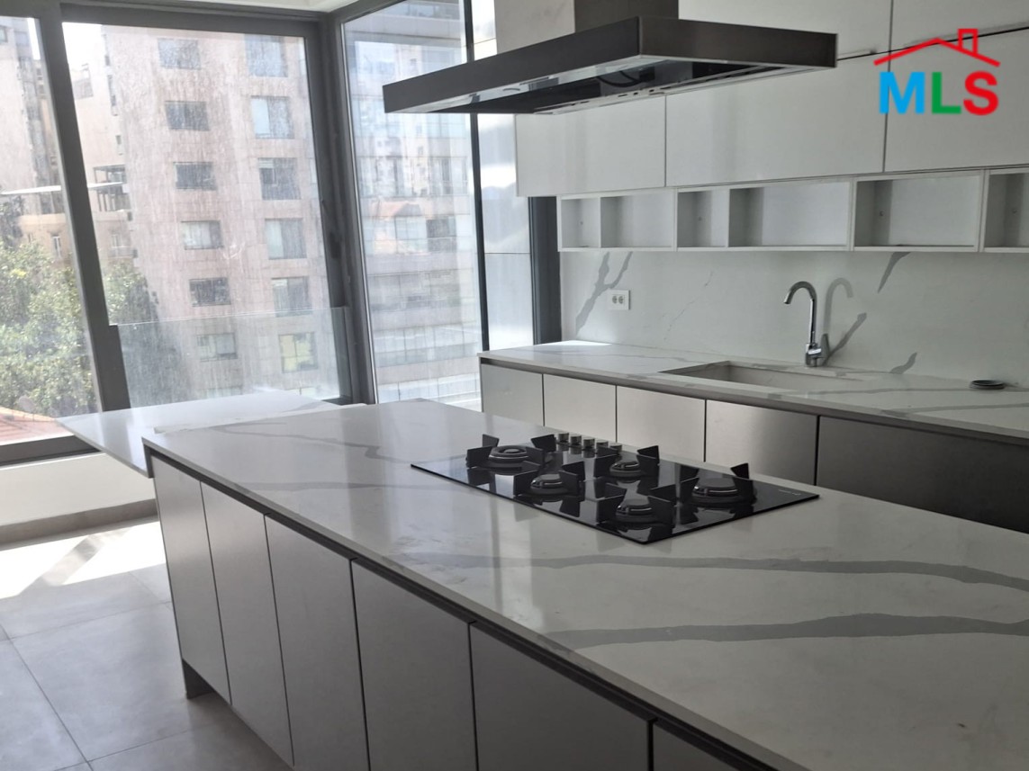 Brand New 420 SQM Apartment For Sale in Ain El Mreisseh
