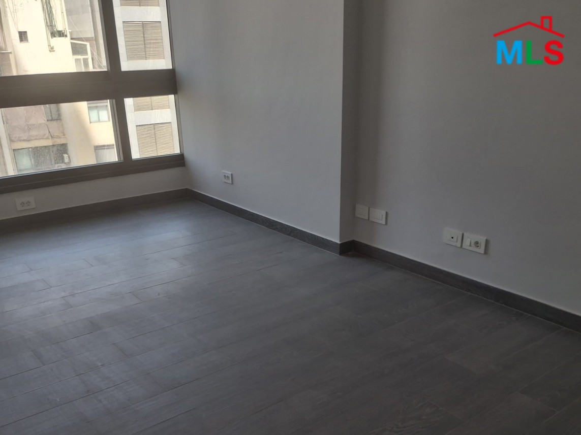 Brand New 420 SQM Apartment For Sale in Ain El Mreisseh