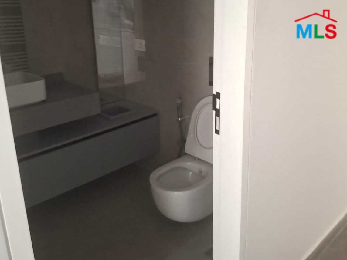 Brand New 420 SQM Apartment For Sale in Ain El Mreisseh