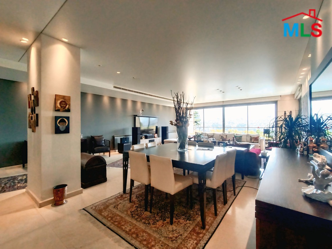 Luxurious Apartment in High-End Building For Sale in Achrafieh, Sioufi