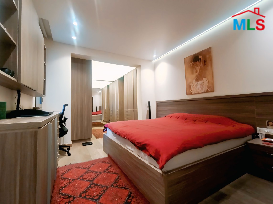Luxurious Apartment in High-End Building For Sale in Achrafieh, Sioufi
