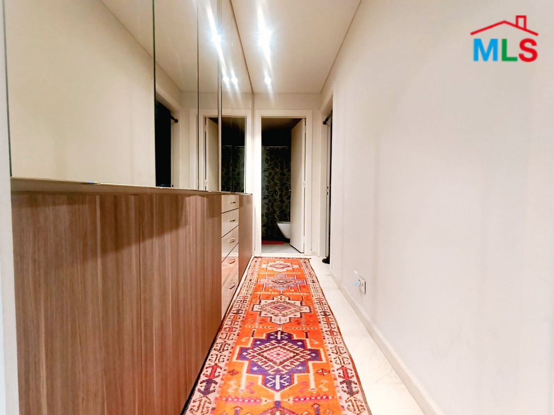 Luxurious Apartment in High-End Building For Sale in Achrafieh, Sioufi