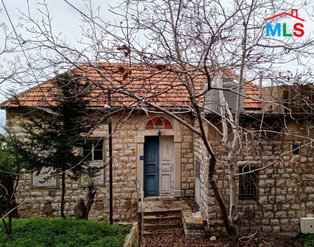 Traditional Old House with Land For Sale in Beit Chabeb