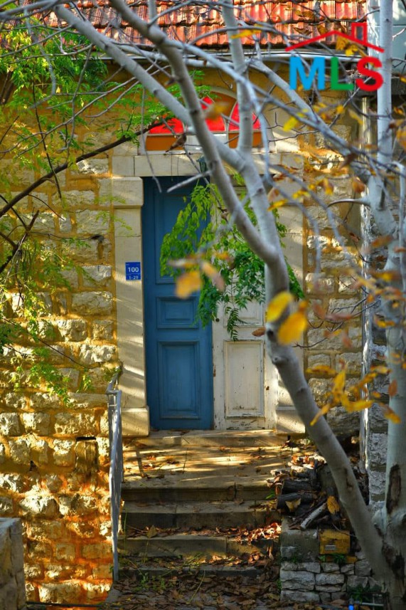Traditional Old House with Land For Sale in Beit Chabeb