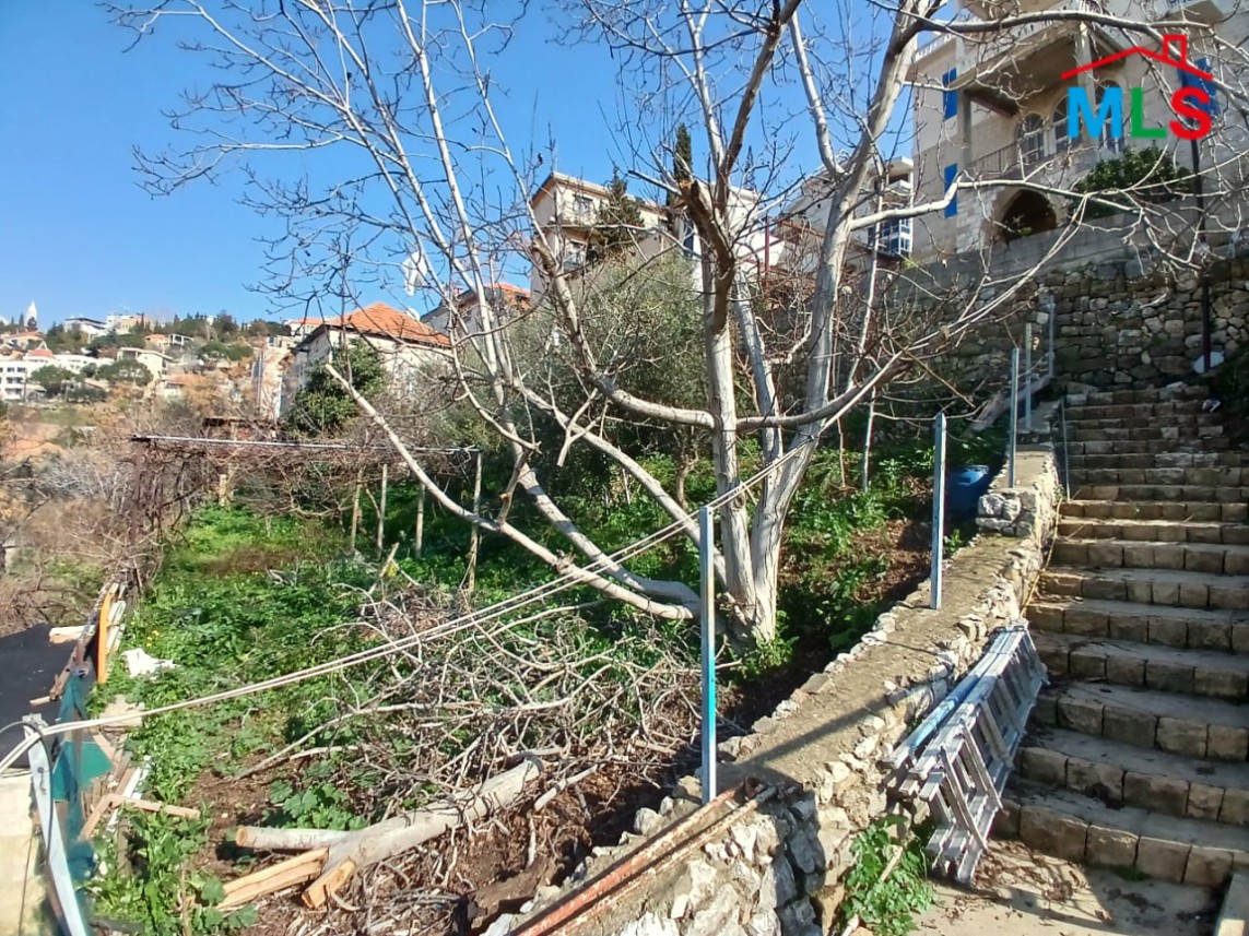 Traditional Old House with Land For Sale in Beit Chabeb