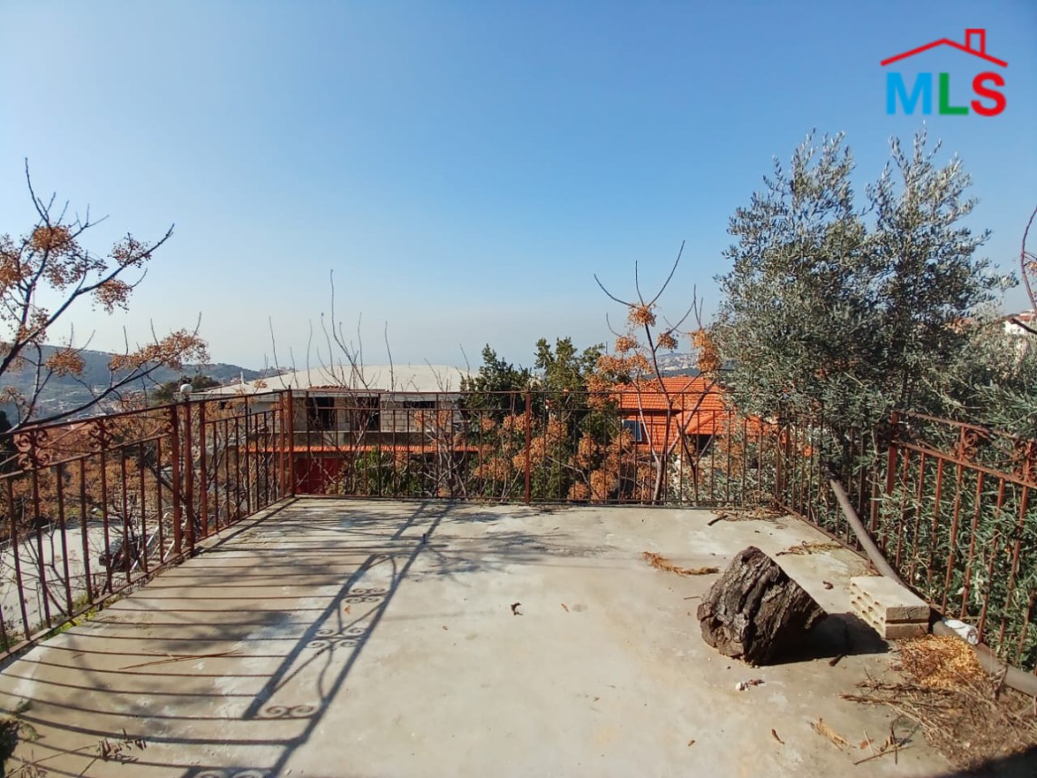 Traditional Old House with Land For Sale in Beit Chabeb