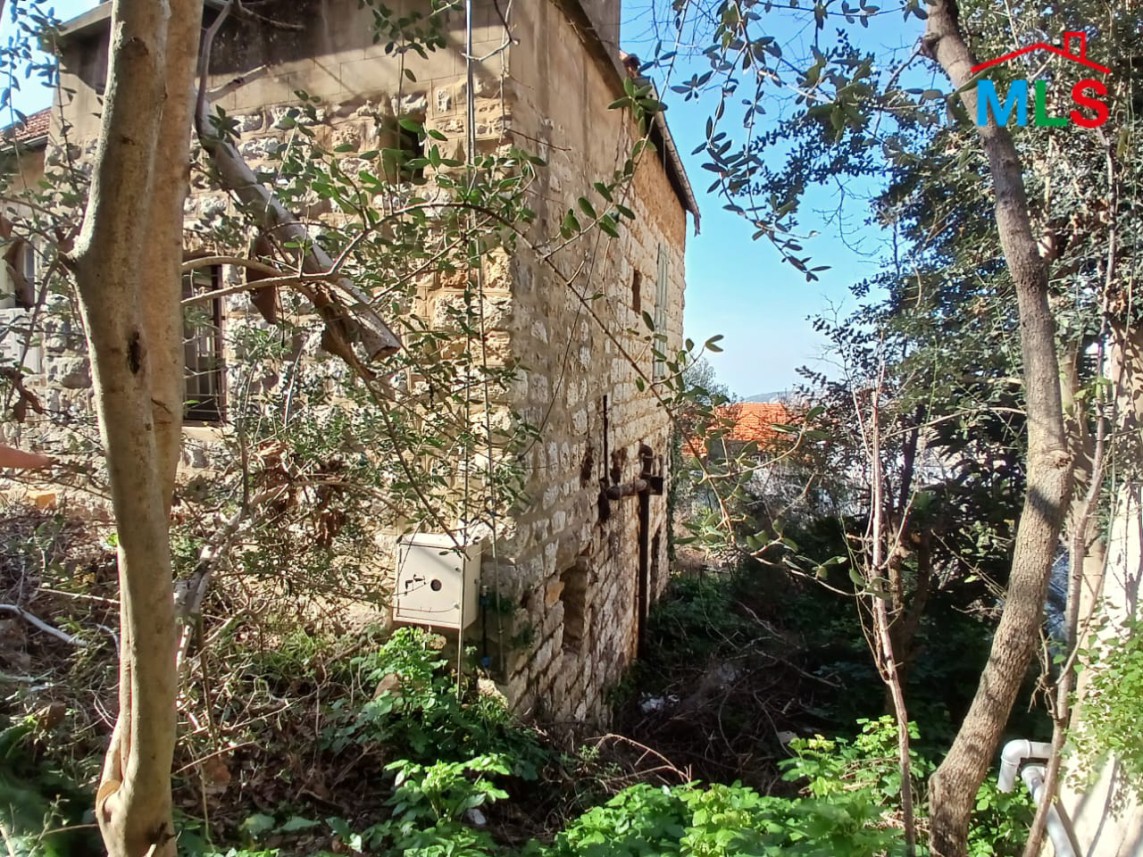 Traditional Old House with Land For Sale in Beit Chabeb