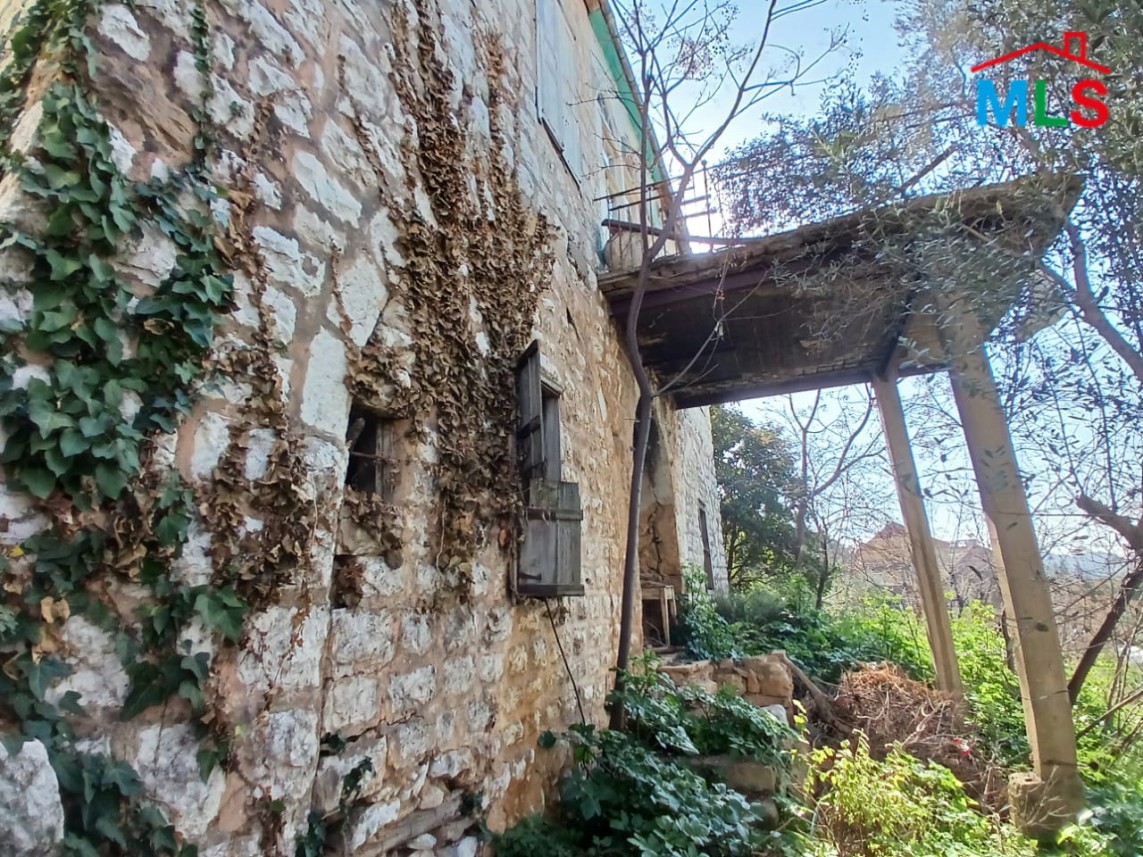 Traditional Old House with Land For Sale in Beit Chabeb