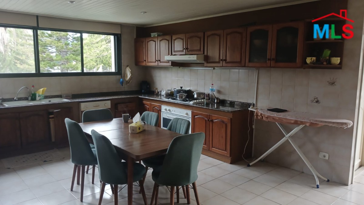 Spacious Apartment With Sea And Mountain View For Sale In Kfarhbeib