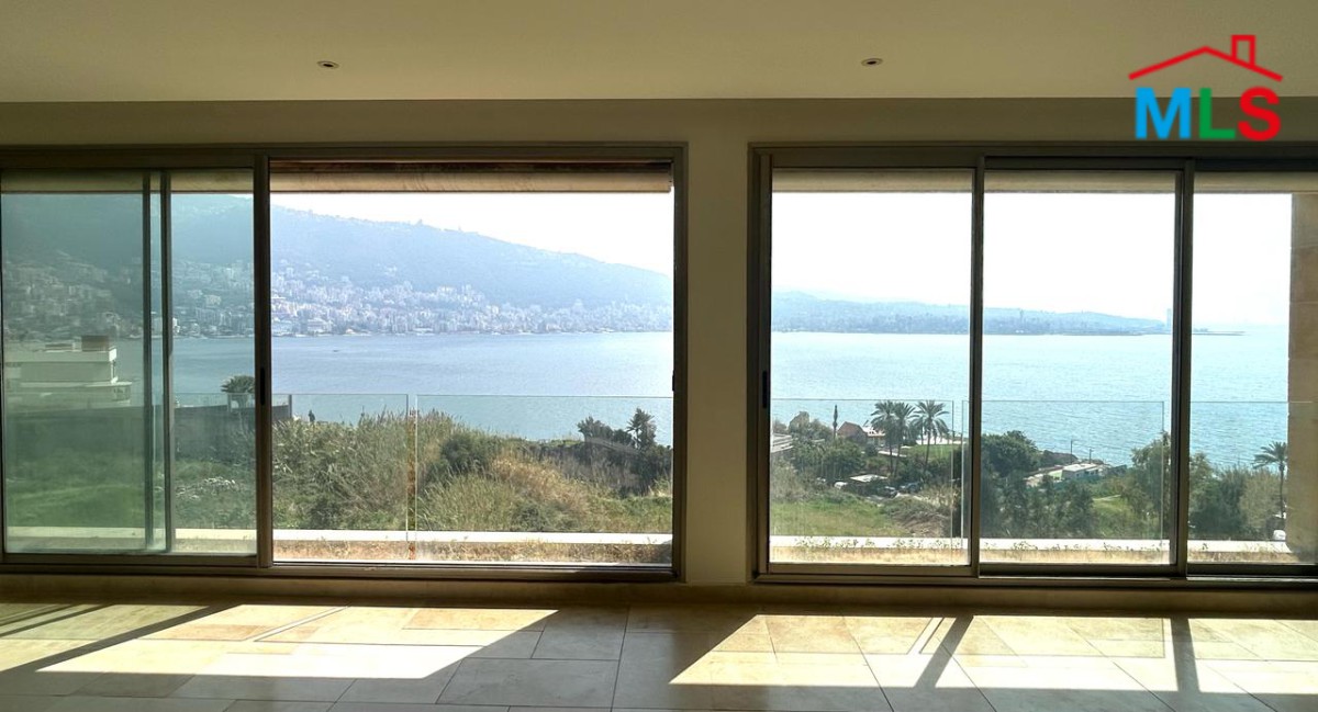 Luxurious Spacious Apartment With Panoramic Sea View For Sale in Tabarja