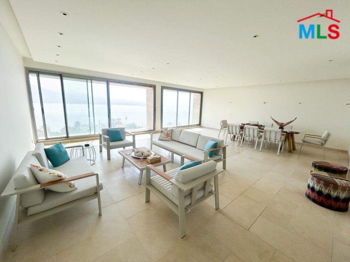 Luxurious Spacious Apartment With Panoramic Sea View For Sale in Tabarja