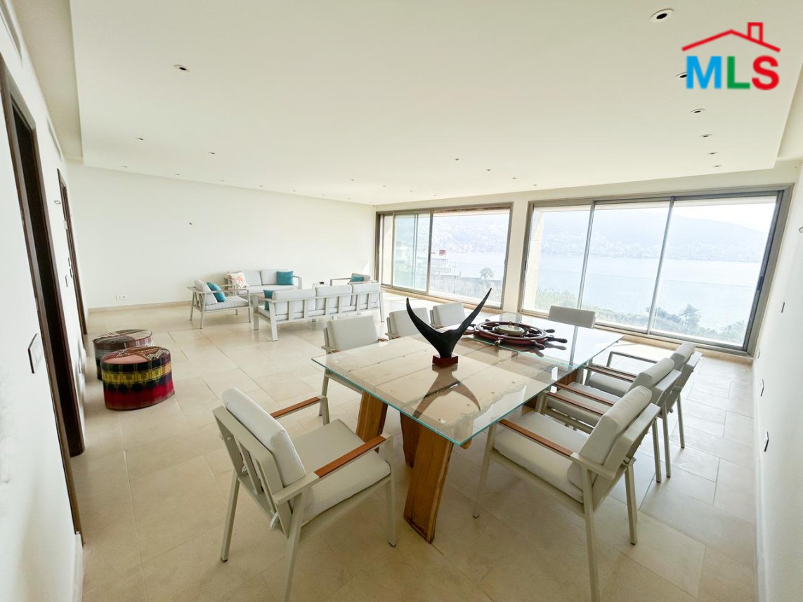 Luxurious Spacious Apartment With Panoramic Sea View For Sale in Tabarja