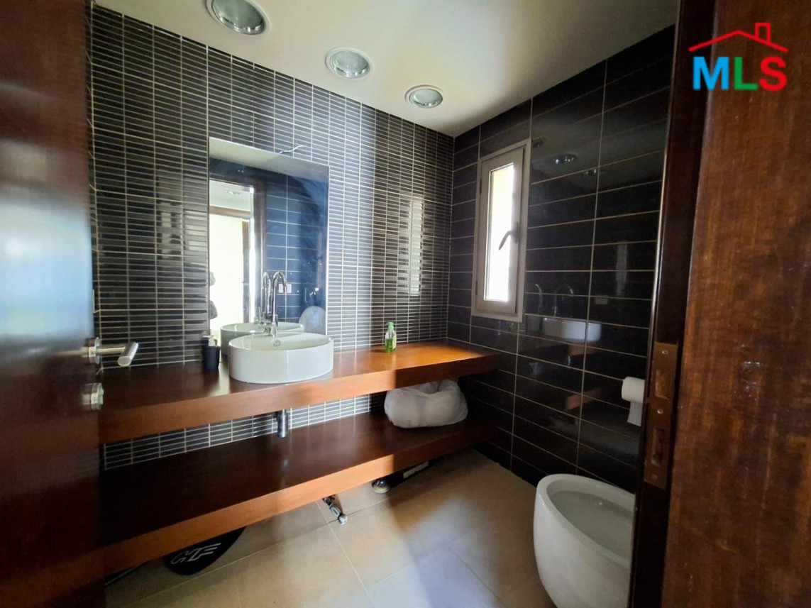 Luxurious Spacious Apartment With Panoramic Sea View For Sale in Tabarja