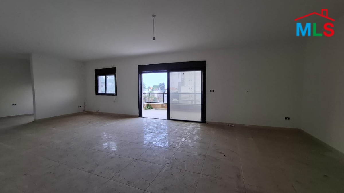 3-Bedroom Apartment For Sale in Aamchit In A Very Good Location