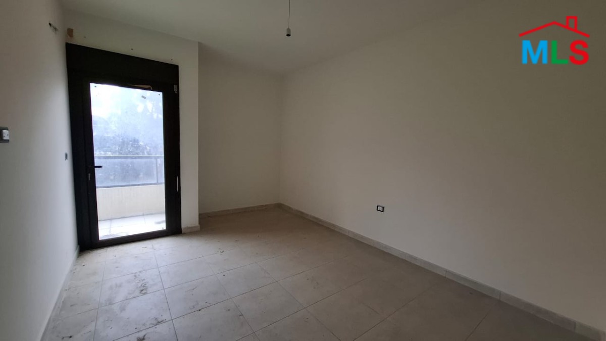 3-Bedroom Apartment For Sale in Aamchit In A Very Good Location