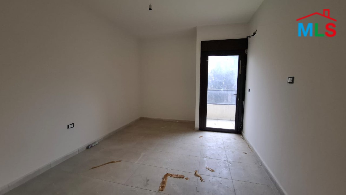 3-Bedroom Apartment For Sale in Aamchit In A Very Good Location