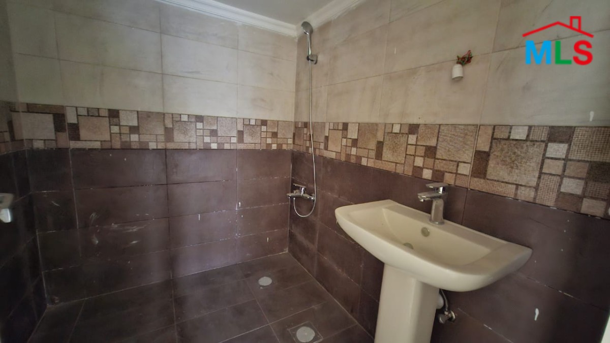 3-Bedroom Apartment For Sale in Aamchit In A Very Good Location
