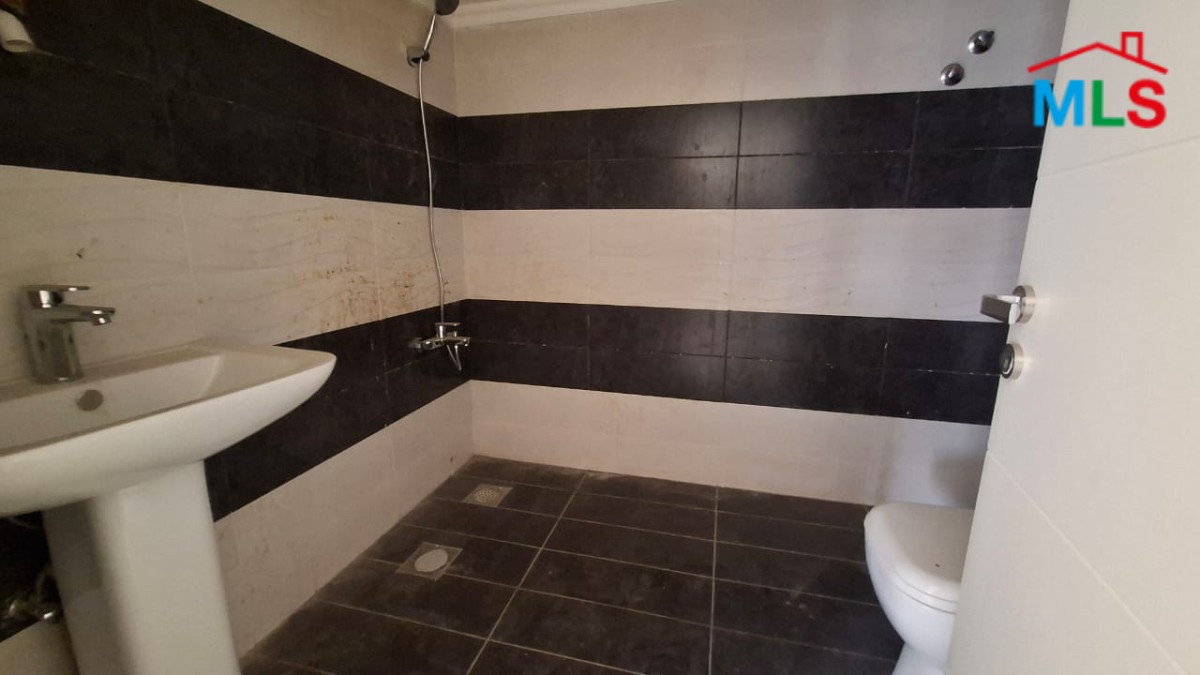 3-Bedroom Apartment For Sale in Aamchit In A Very Good Location